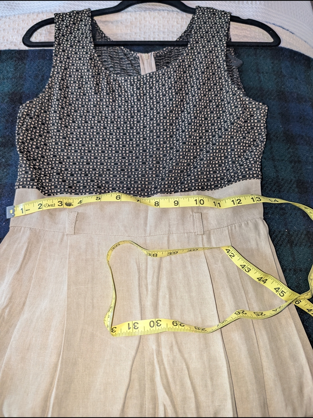 Vintage Y2K Sleeveless Two-Tone Women's Jumpsuit in Black and Tan - Picture 6 of 6